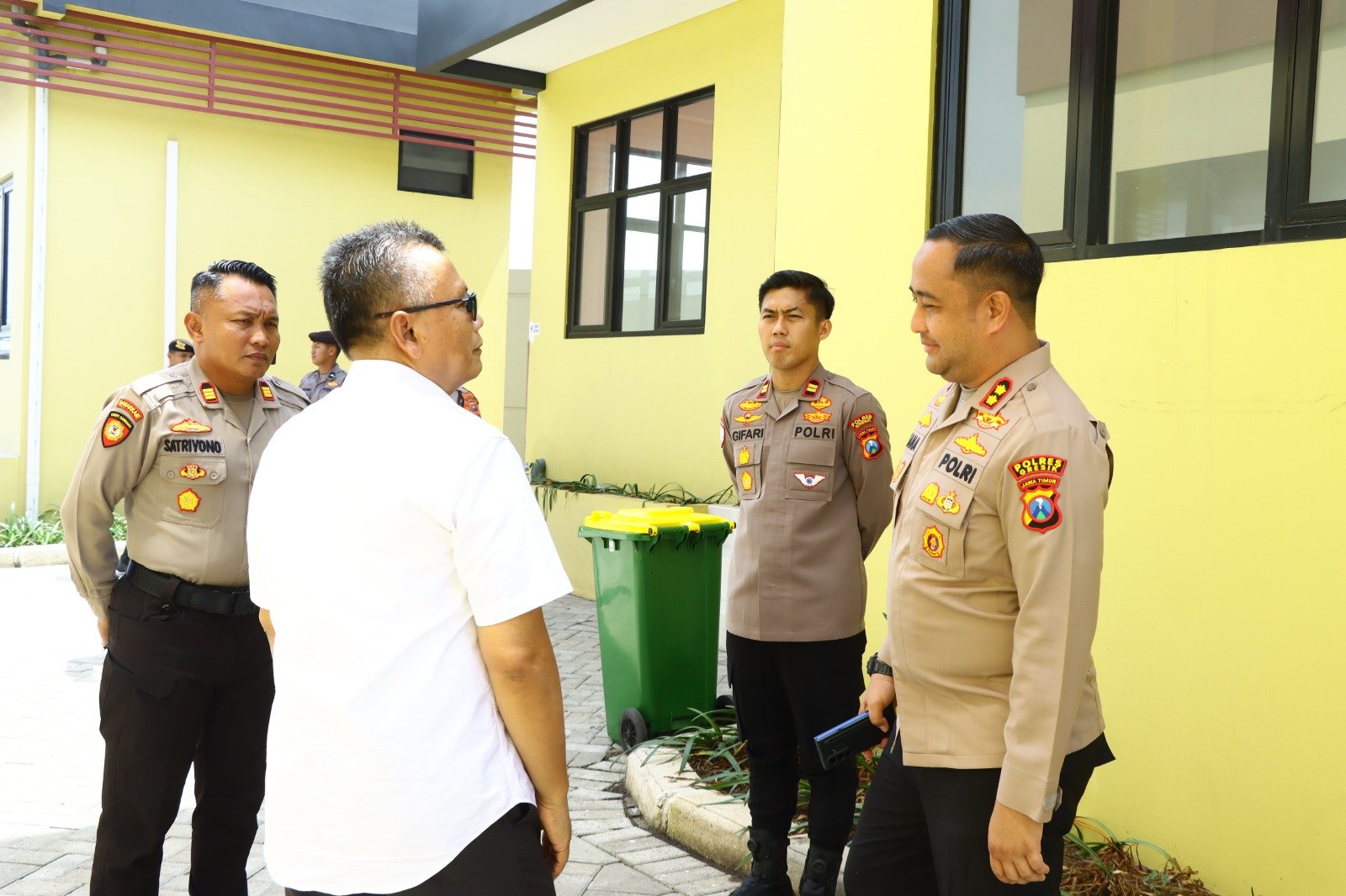 Perkuat Keamanan Obvitnas, JIIPE Serahkan Kantor Kepolisian Khusus Kawasan