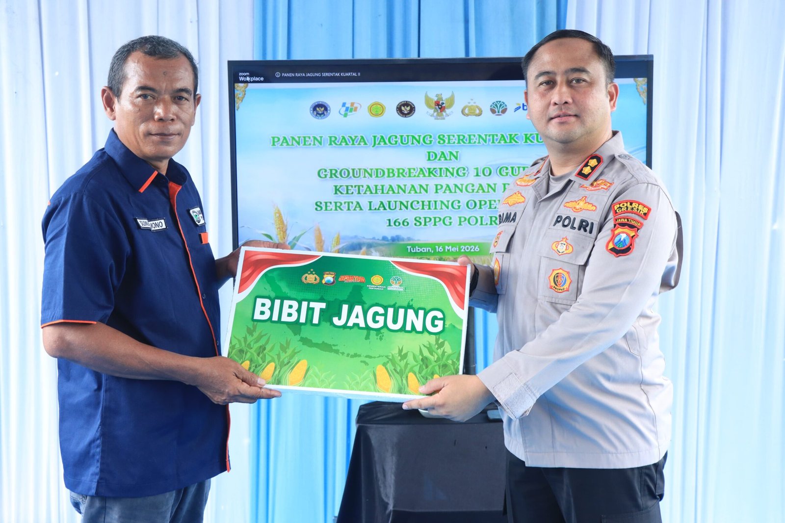 Dukung Ketahanan Pangan Nasional, Polres Gresik Sukses Panen Raya Jagung 80 Ton di Panceng dan Salurkan Bantuan untuk Petani